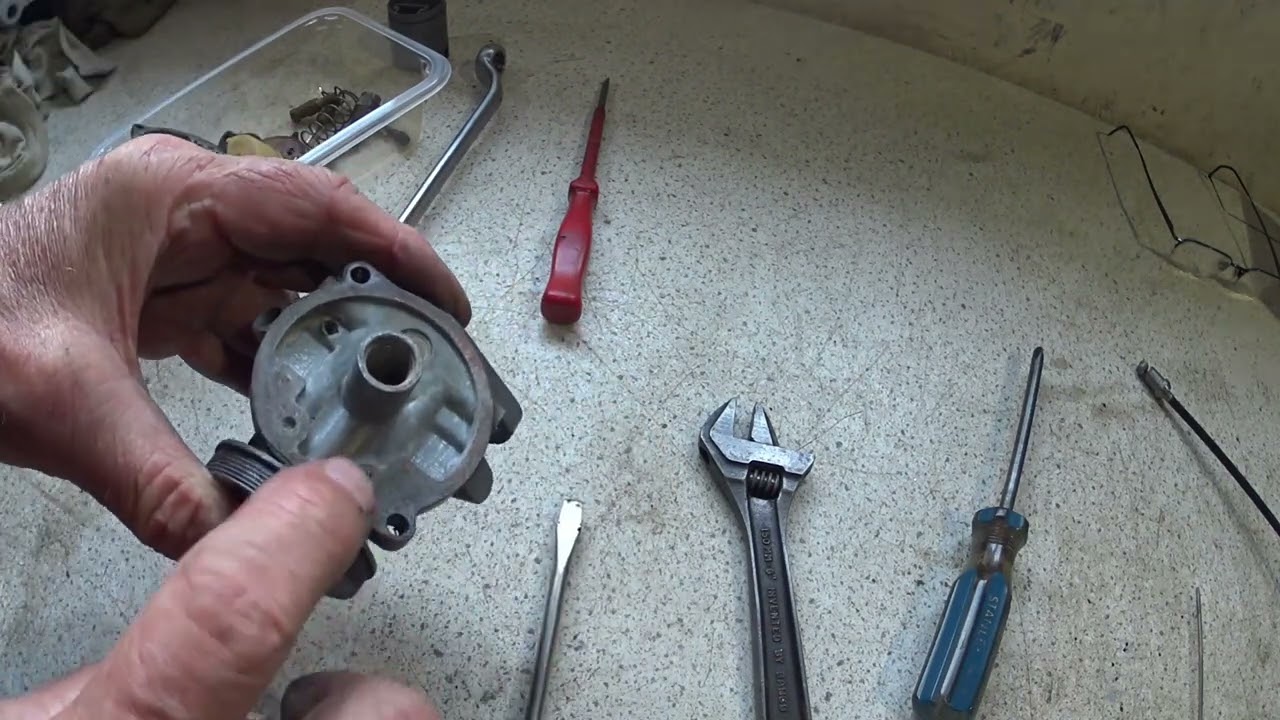 BSA B25 Amal Concentric Strip, Inspect & Rebuild Part 12