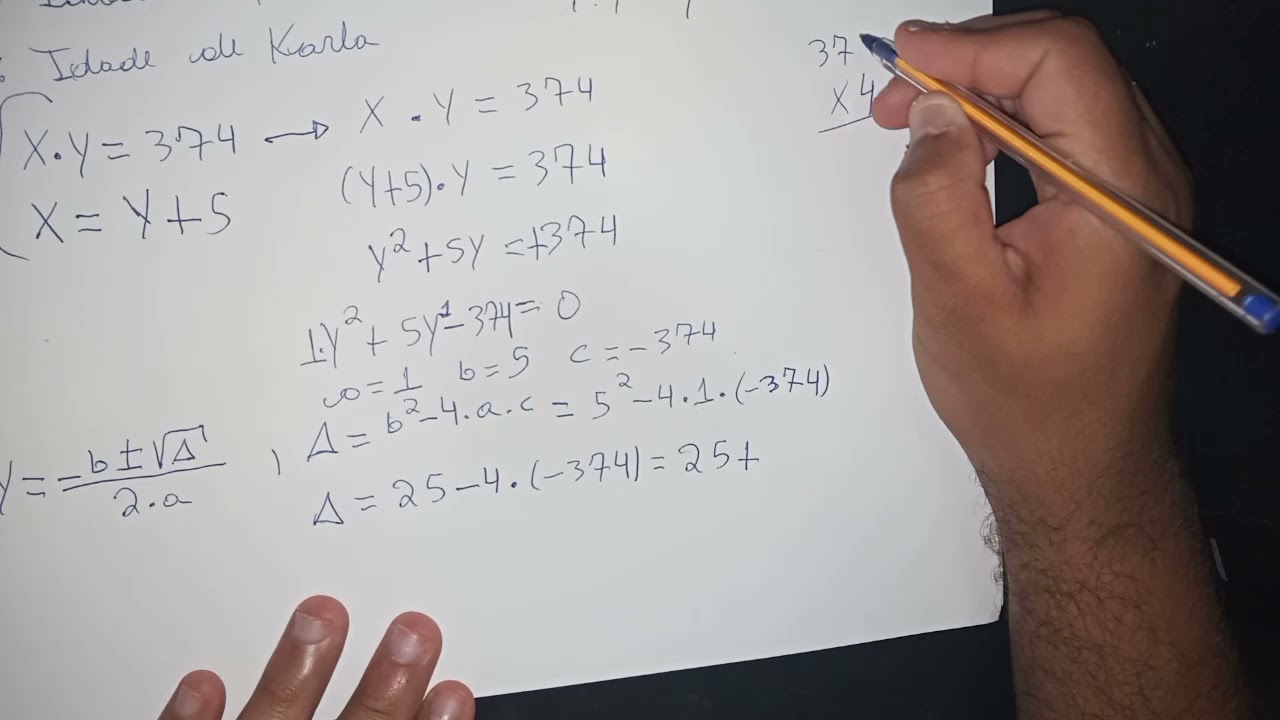 A multiplicação entre a idade de Kárita e a idade de Karla é igual a 374. Kárita é 5 anos mais ...
