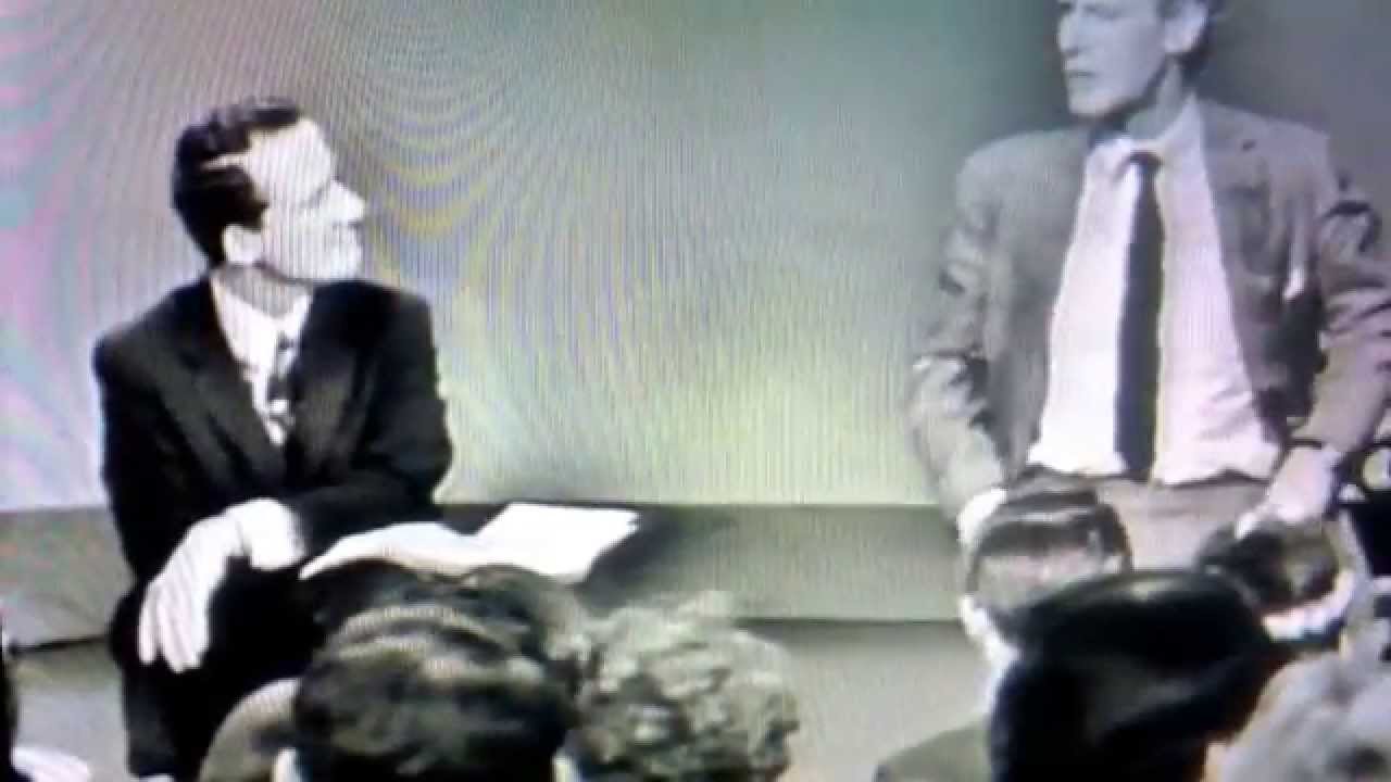 Edward Mulhare singing 