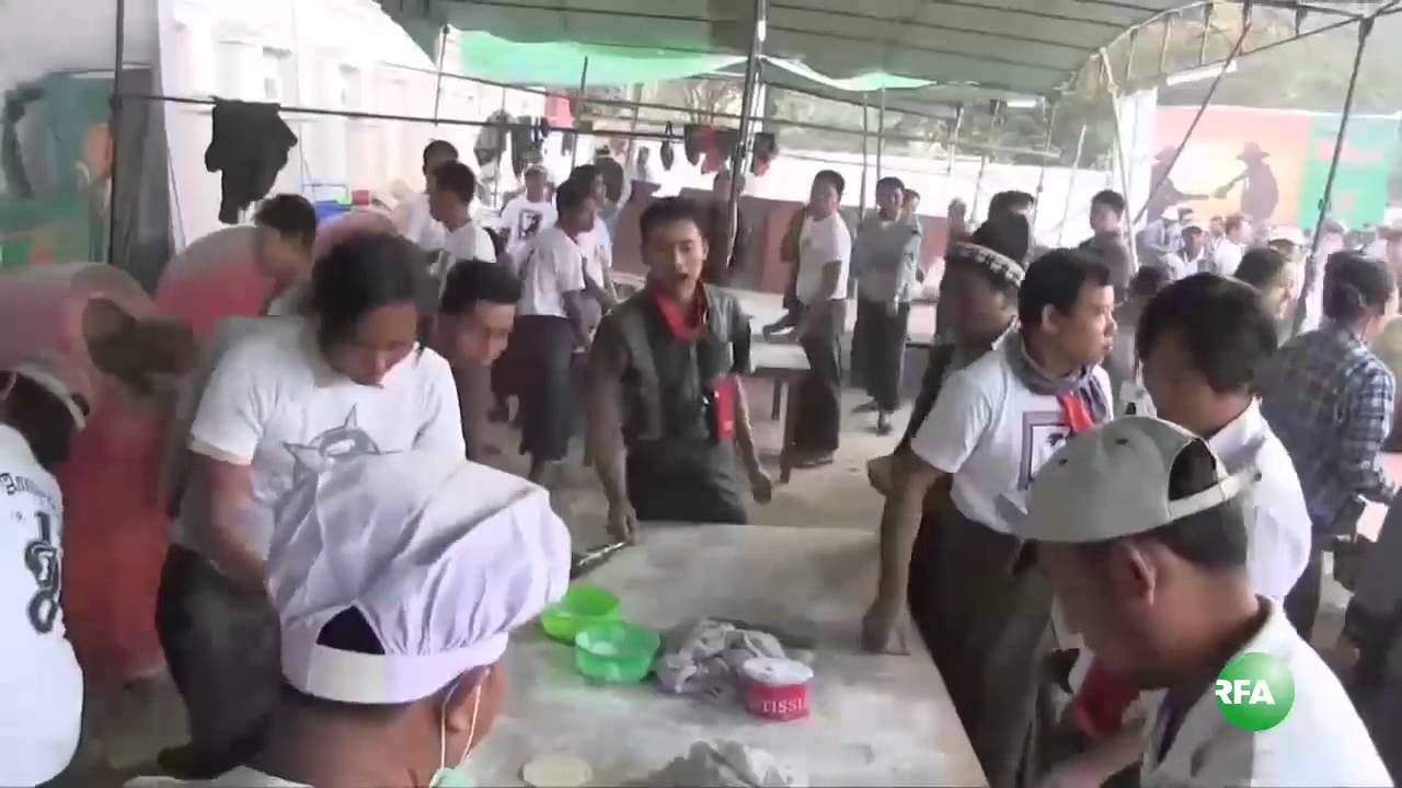 Free Nams and Beans at Aung San Centennial in Natmauk