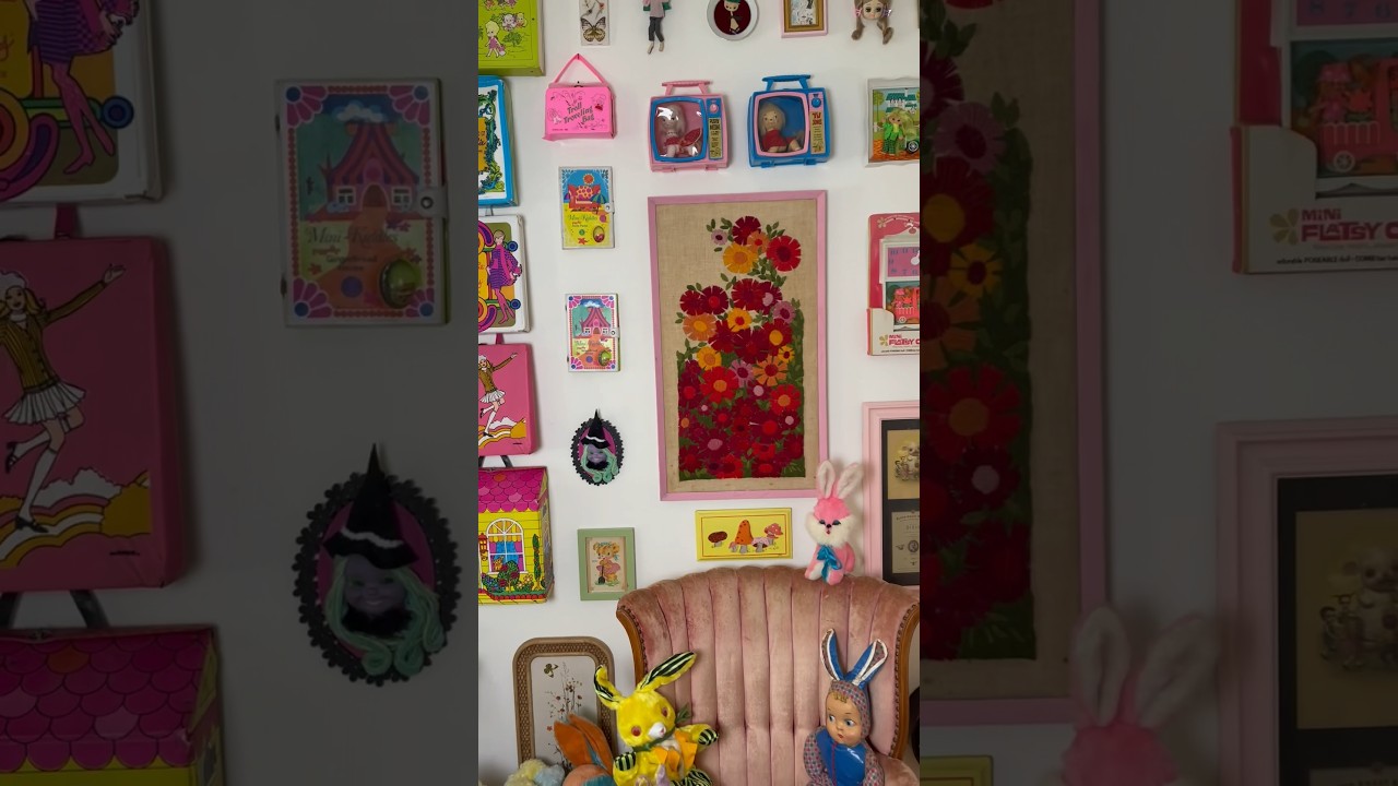 Let&rsquo;s redo My Kitschy gallery wall! #kitschy #gallerywall #vintage #1950s #retrohome #homedecor ￼