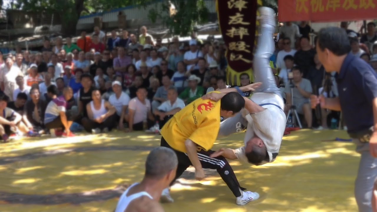 Chinese wrestling天津摔跤，马三岭的武相声，观众们都爱看他