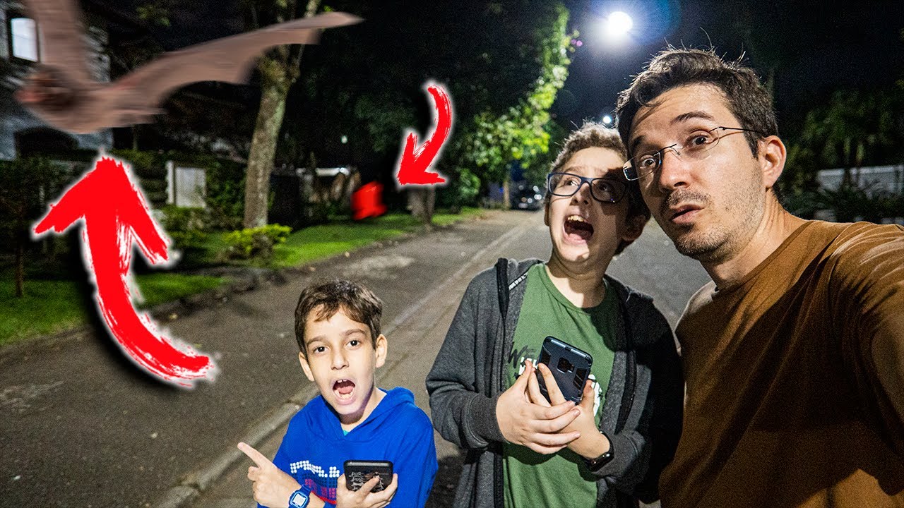 FOMOS ATACADOS POR MORCEGOS E AMOGUS - CAÇA POKEMON - Paulinho e Toquinho Family