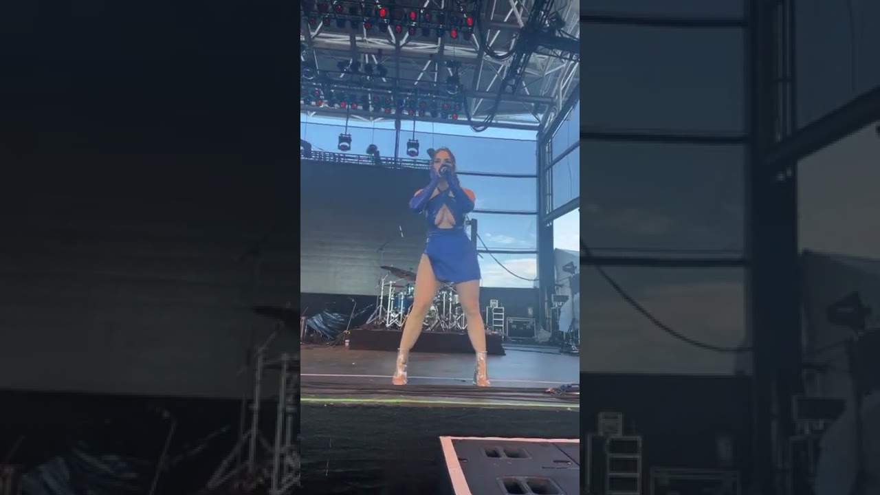 jojo levesque   performance at #summerfest in Milwaukee, WI 07.08.2022