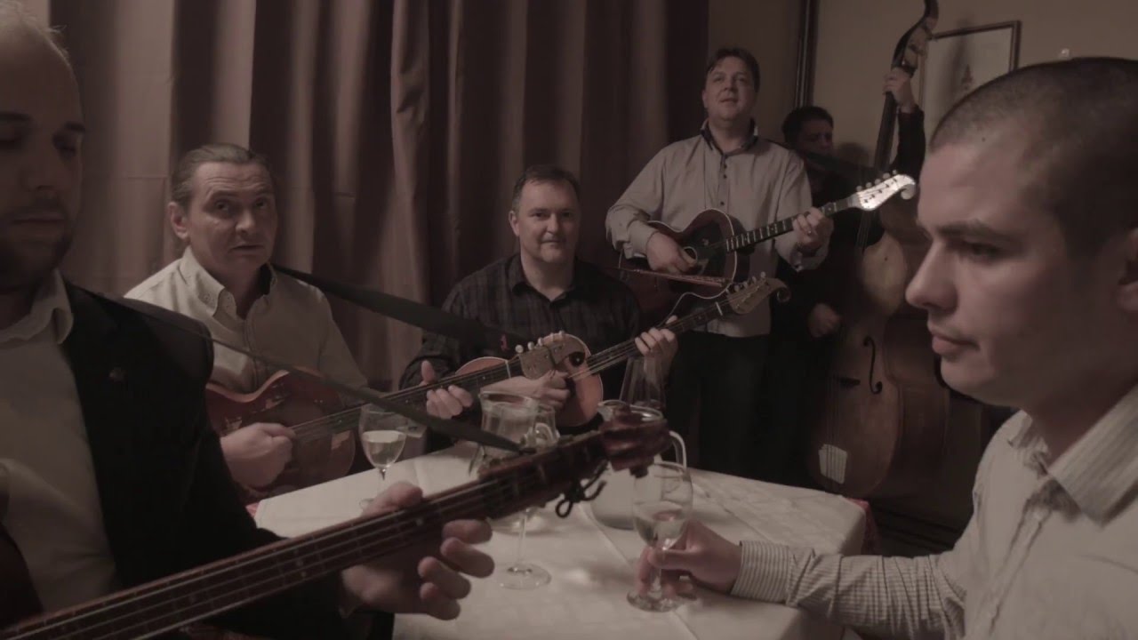 TAMBURA&Scaron;I ZA MIKIJA - KOME ĆEMO NOĆAS SVIRATI (OFFICIAL VIDEO)