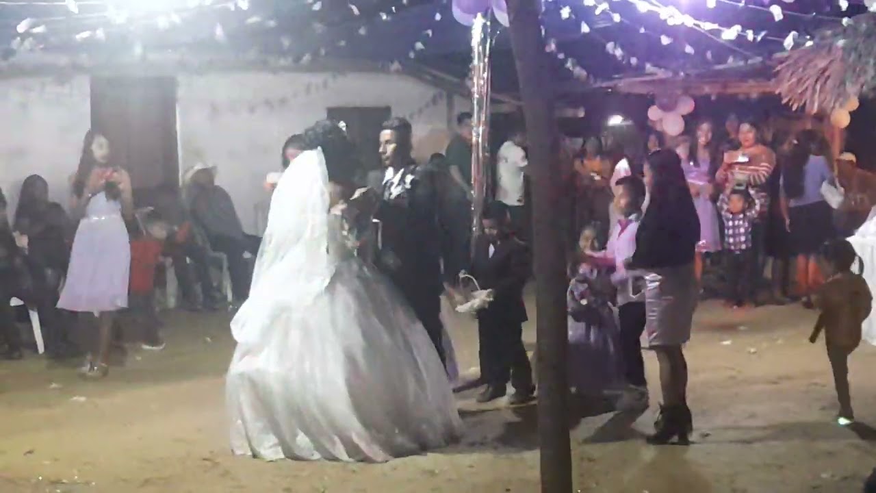 La boda de felix y Nancy 24/12/2024 en zapotal tecomate con el grupo pantera de los teclados