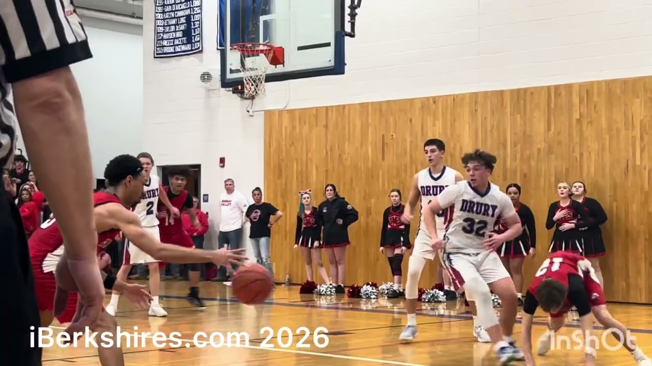 Hoosac Valley’s Johnson Feeds Bradley for Key Basket in Elite 8 Win