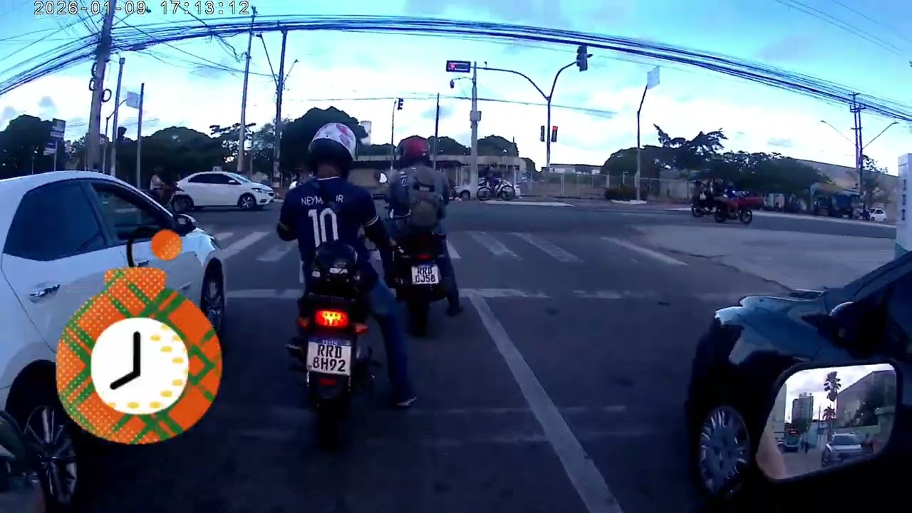Mais um vídeo p vocês q gostam de ver o trânsito de Aracaju saindo do dia 17 de março cj Santa Lúcia