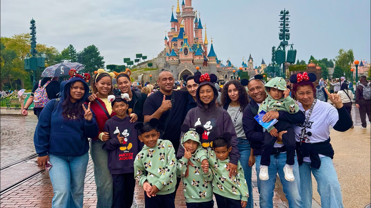 Disney SURPRISE Prè B- Day family trip Paris