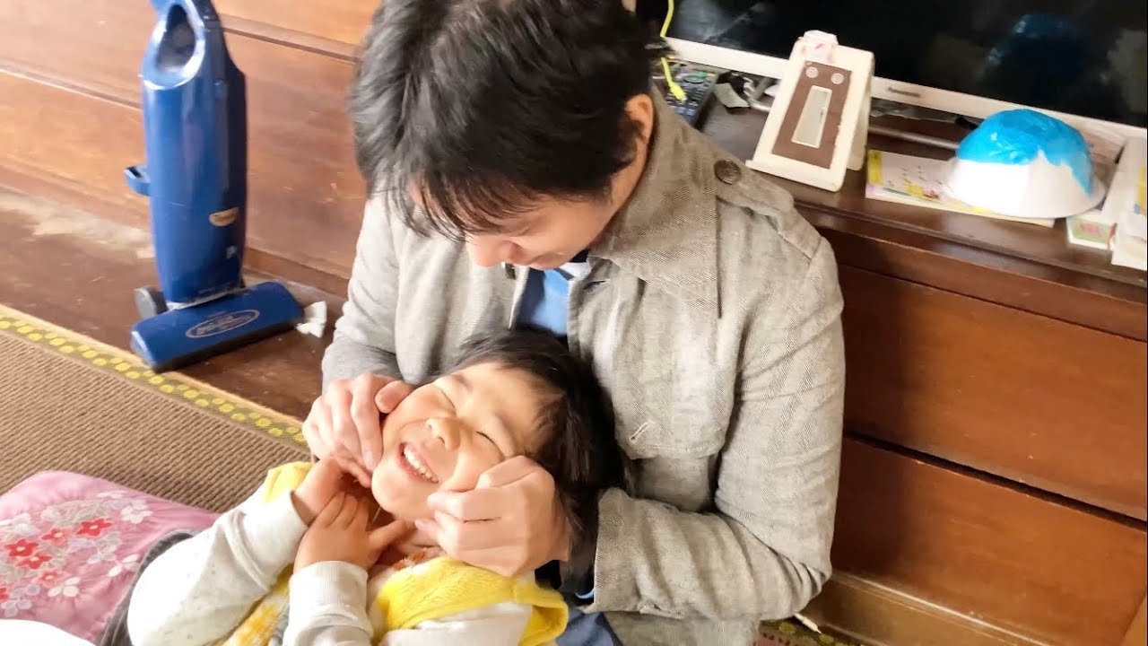 【くすぐり】 パパのほっぺこちょこちょでごきげんの6歳りゅうや