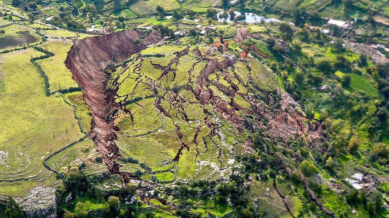5 Biggest Landslides in All History