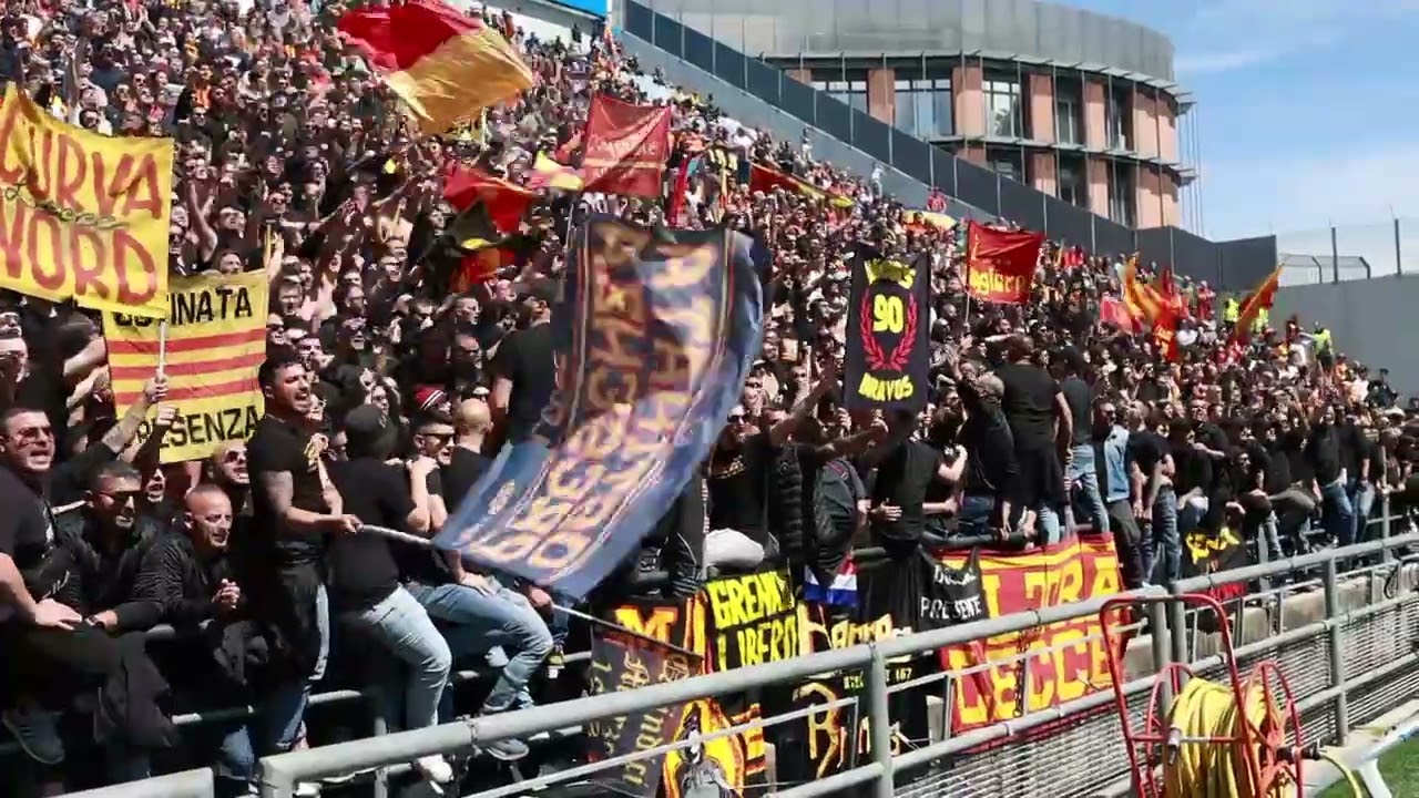 SASSUOLO - LECCE IL CORO DELLA NOSTRA CURVA NORD 🟡🔴 