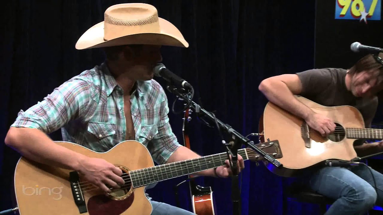 Hurricane by Dustin Lynch (Live Performance) (HD)