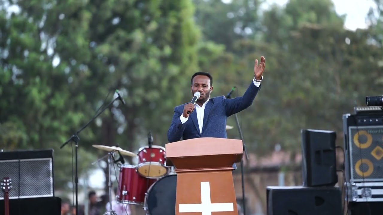 ዘማሪ ሳሙኤል ቶማ SINGER SAMUEL TOMA WOLAITA SONG CRUSADE SINGING