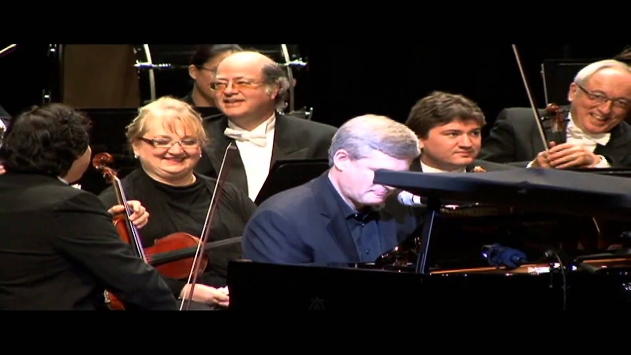 Canadian PM Stephen Harper Sings The Beatles!