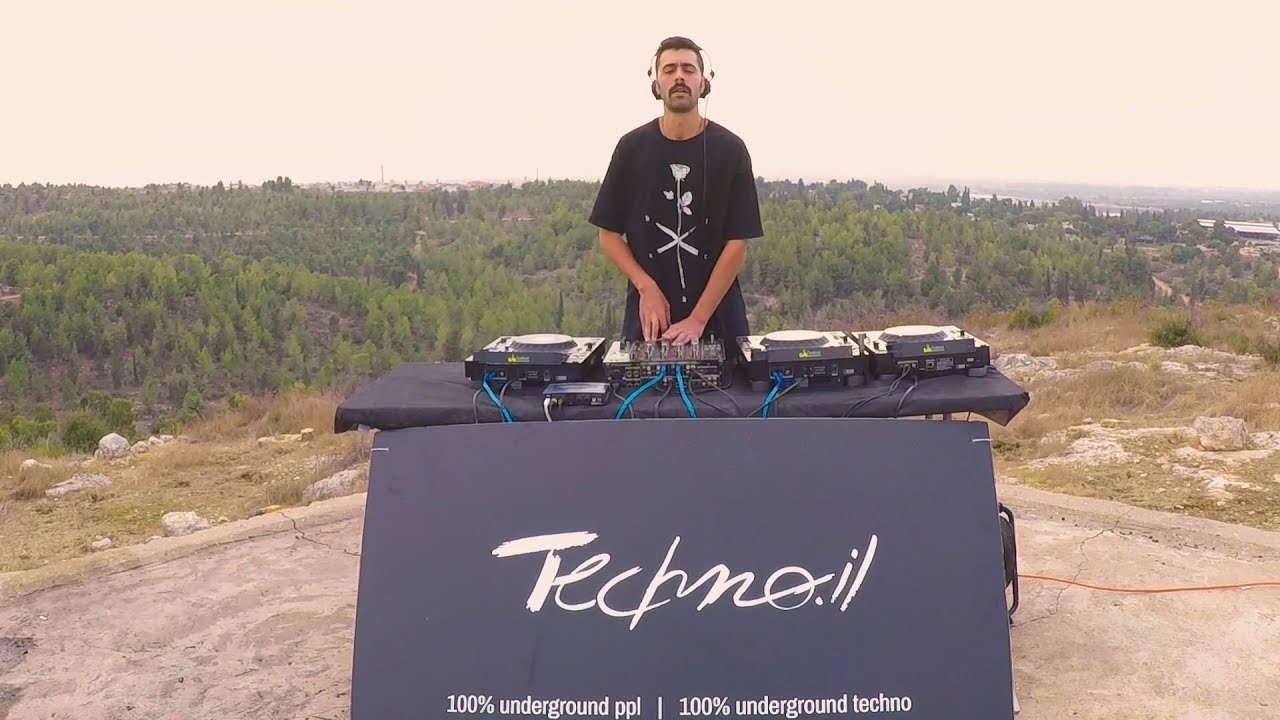 Morris at Horashim forest in Israel, For Techno.il