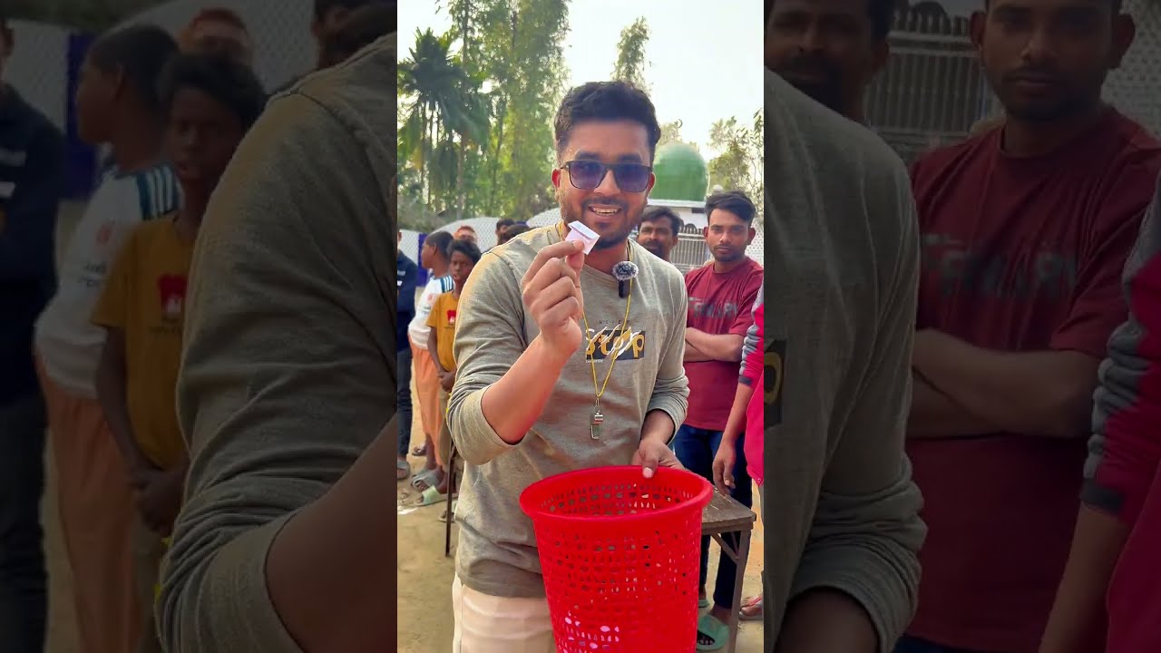 ৭ বার ঘুরে গোল করলেই পুরস্কার! মাথা নষ্ট করা গ্রামীণ খেলা | Turn 7 Times & Score A Goal Challenge