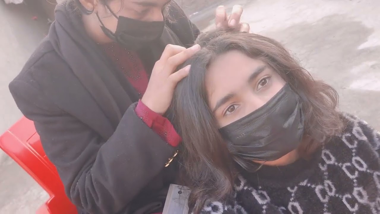 Aqsa did samavia hair checking 