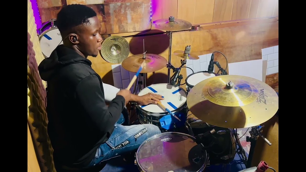 Wahamba nathi/Siyabonga Jesu || Solly Mahlangu.    {{ Drum Cover }}    .