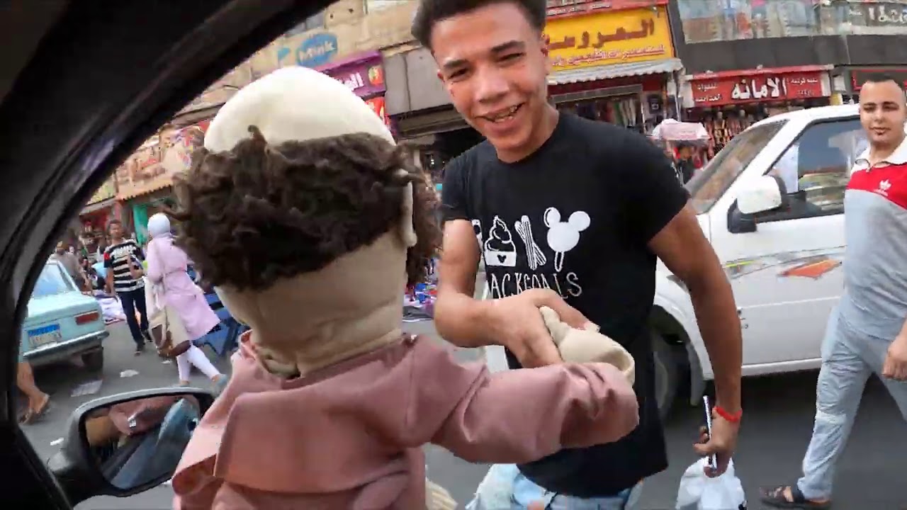 لولو فى الشارع بيضحك مع الناس