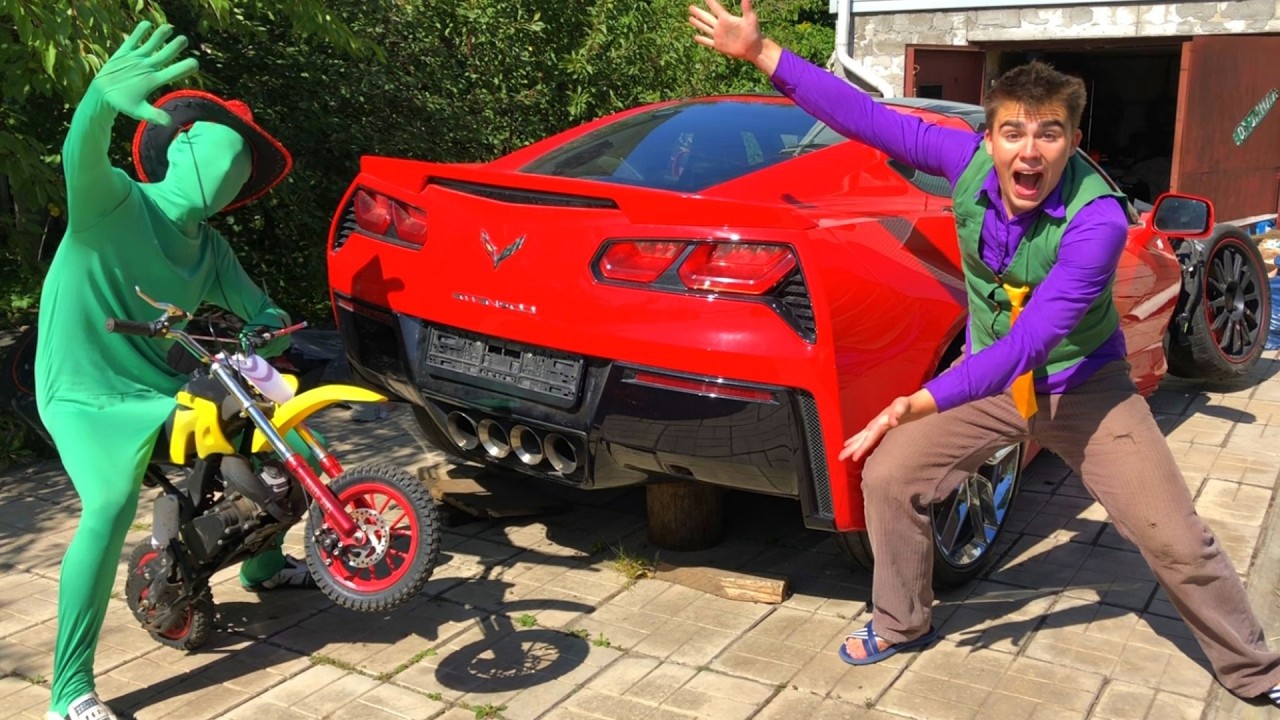 Motorcyclist Helps FireMan Fix Fire Truck BeforePolice Arrive - Funny Video 2026