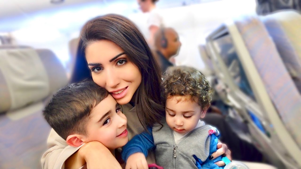 اول مرة نسافر مع طفلين بالطيارة ✈️❤️ ١٦ ساعة 😭