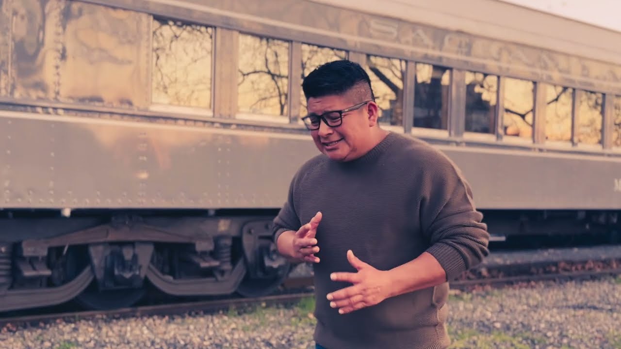 Daniel Sebastian:Musica grupera cristiana Ojos De Amor 