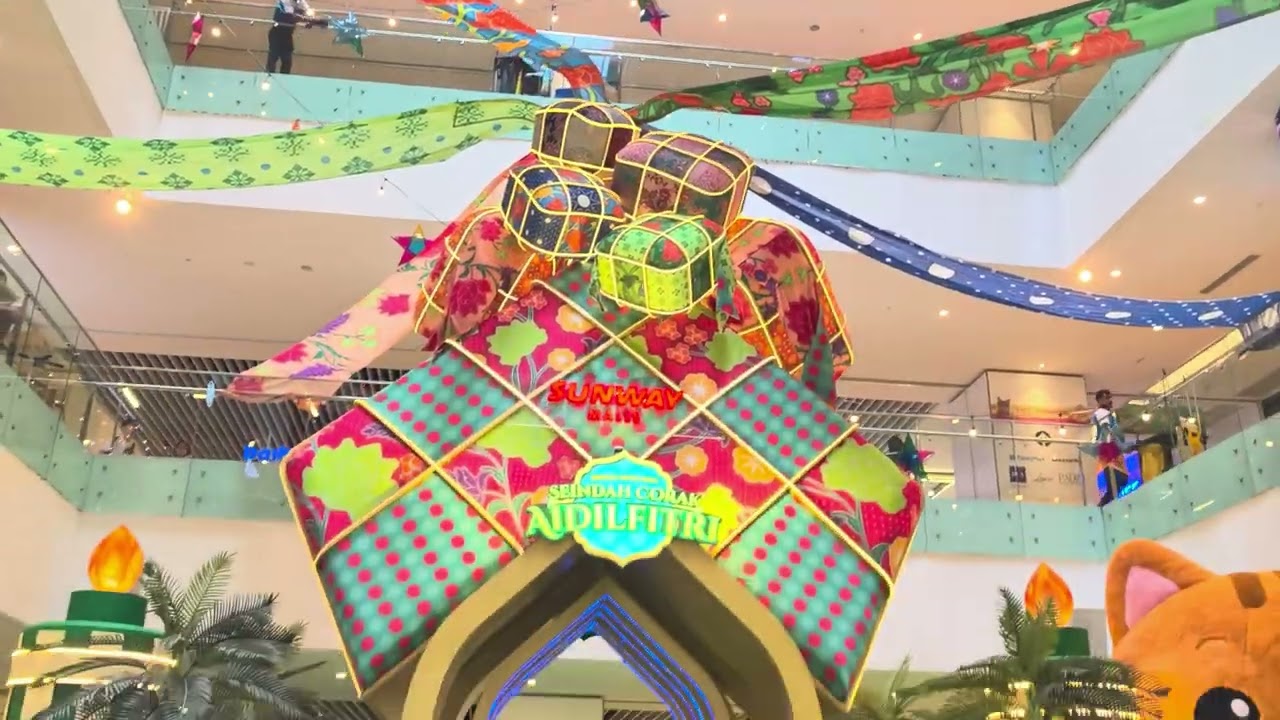 Sunway Putra Mall Hari Raya Deco 2026 taken with vivo x 300 pro 