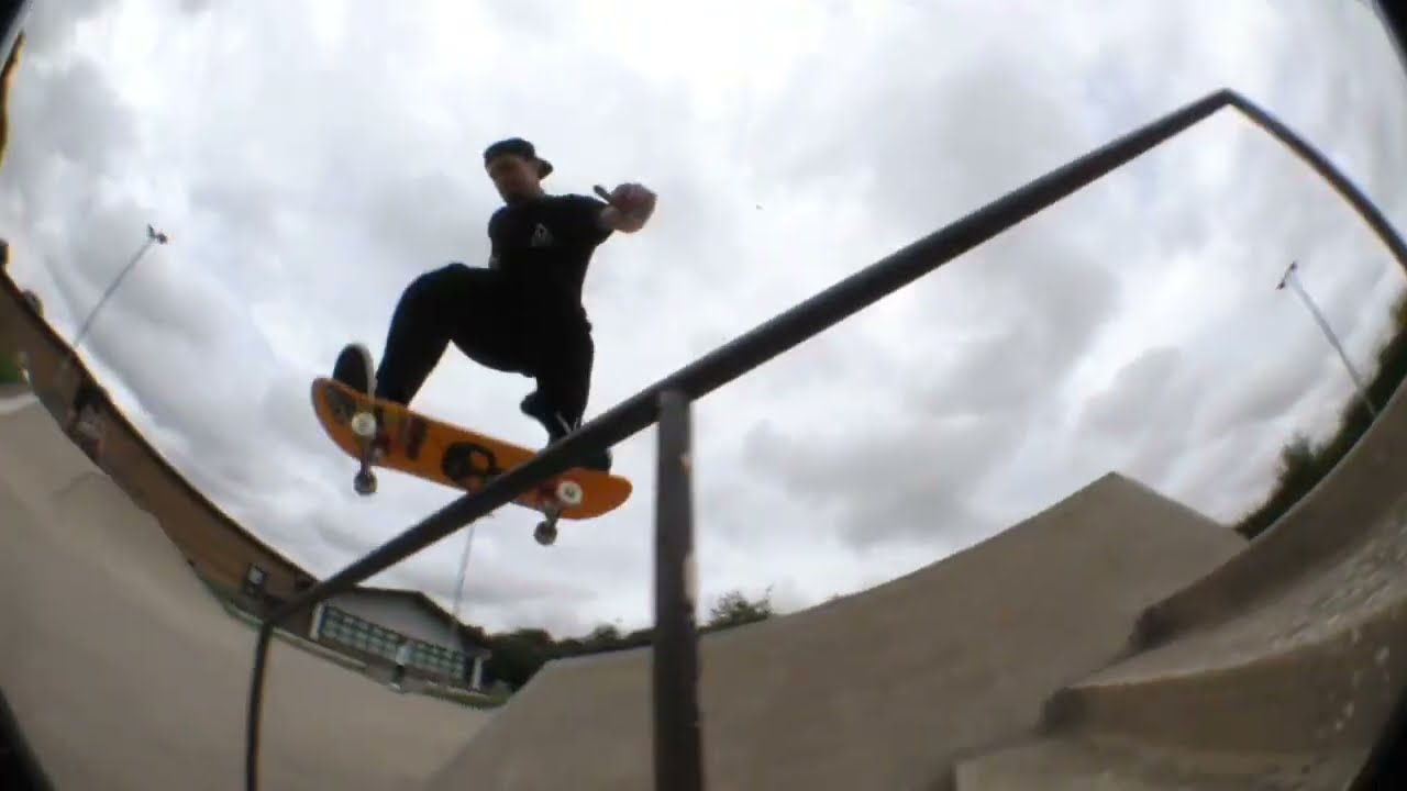 Saffron Walden one minute skatepark with Joe Hinson, Charlie Marrow and Ben Baldwin