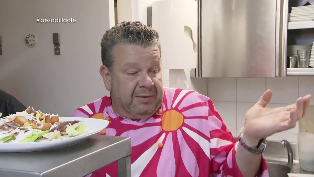 Chicote no se lo cree. ¡Una clienta encuentra una larva en su ensalada! - Pesadilla en la cocina