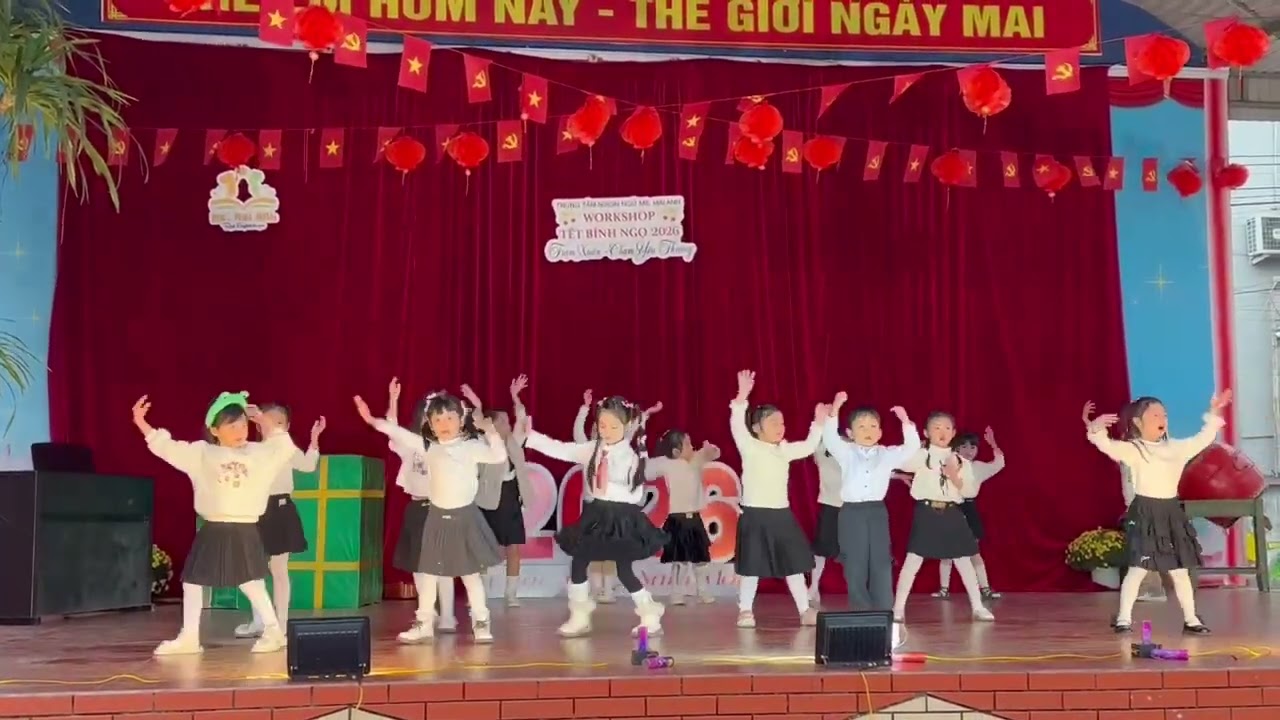Ếch ngoài đáy giếng c Tý
