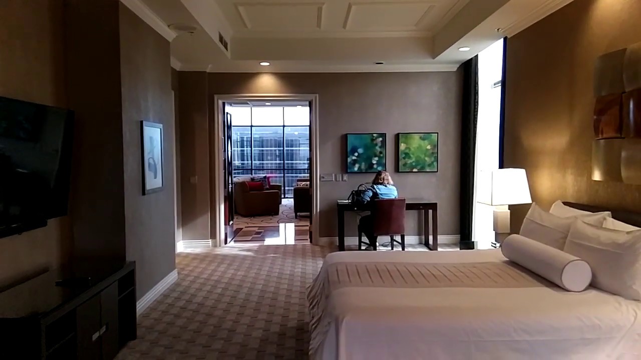 Luxor Las Vegas - Tower One Bedroom Luxury Penthouse (Renovated)