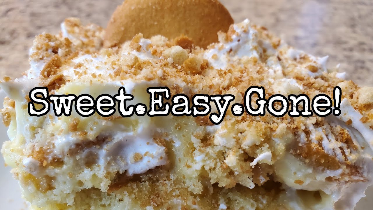 Banana Pudding Poke Cake 🍌So Easy & Addicting!