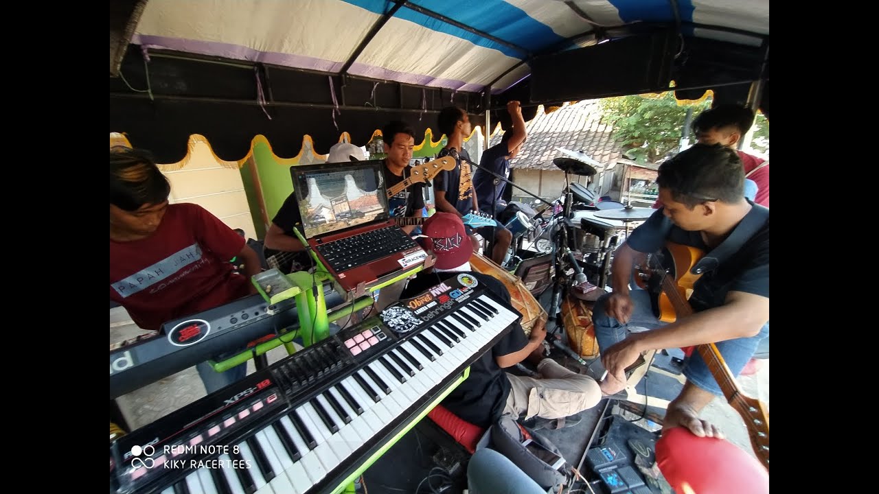 Medi Putra Latihan cek sound