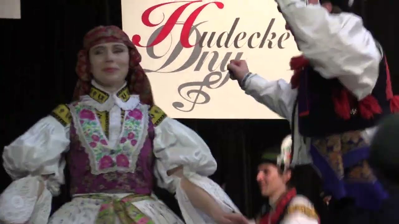 BŘECLAV-37.HUDECKÉ DNY-pátek 25.11.2022-Cimbálová muzika Bálešáci a taneční soubor Dolina (1.)