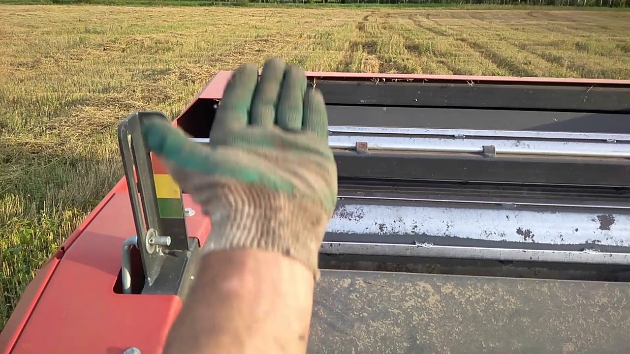 Заготавливаем солому на Metall Fach Z 562