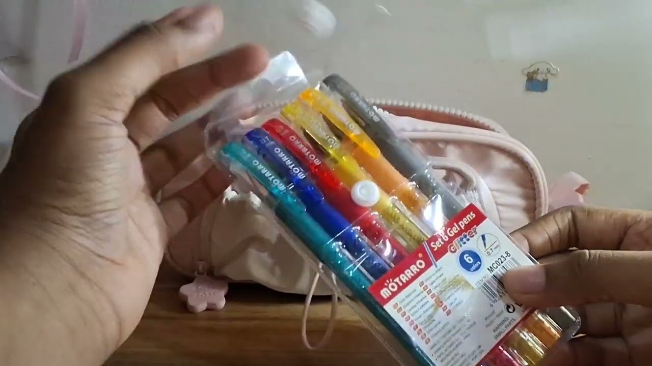 Whats in my pencil case? (Rosyposy ,motarro... )