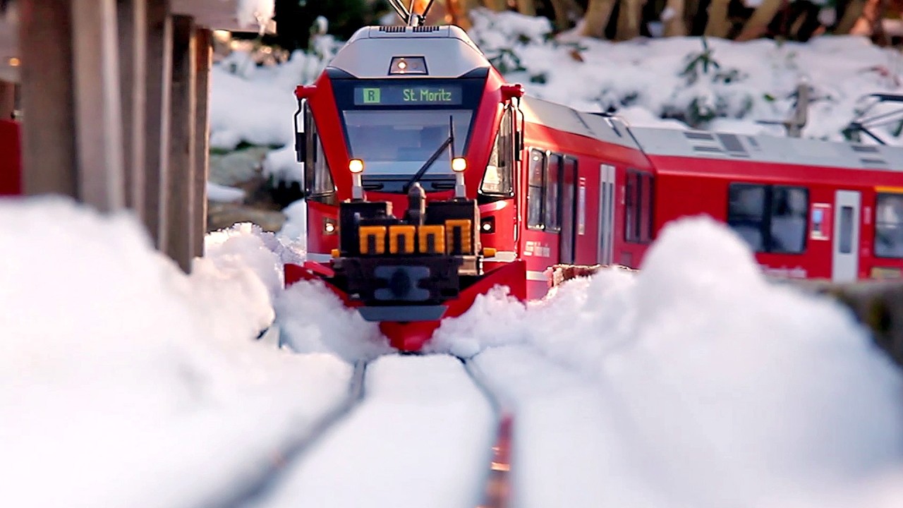 Gartenbahn Winterbetrieb - RhB Spurpflug im Einsatz ❄️🚆🐈