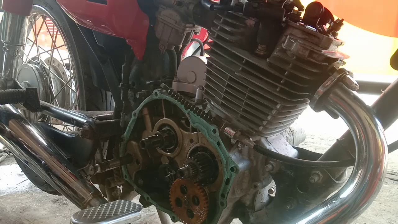How to replace oil pump in motor star 125