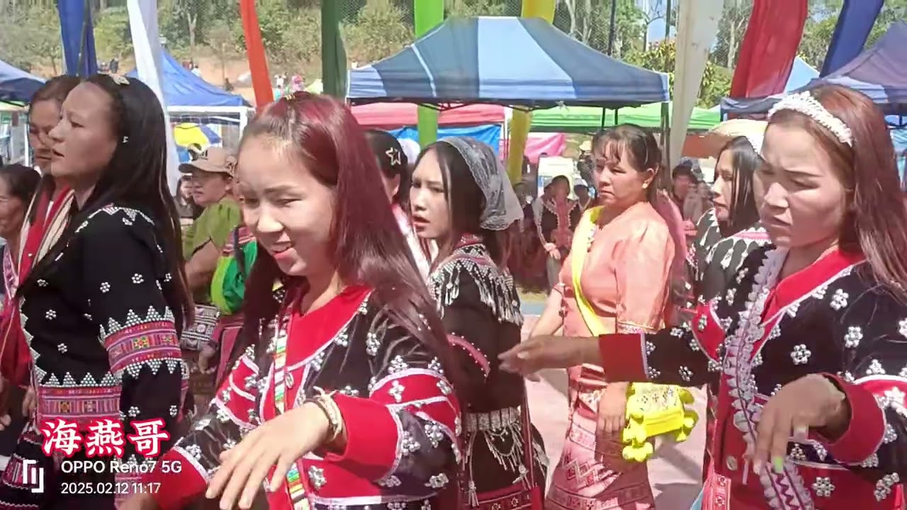 2025年小年，泰国的拉祜族,在漂排欢歌载舞,人山人海,无比的热闹........