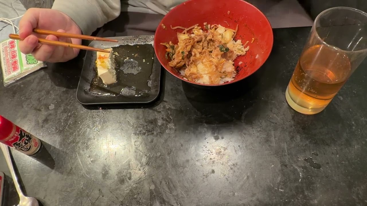 朝食 回鍋肉丼 中華サラダ 豆腐