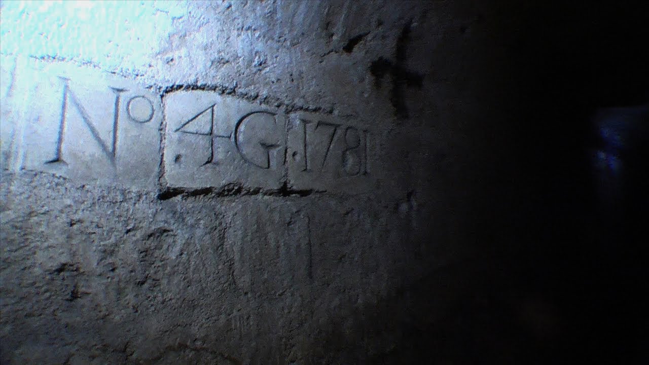 LE NORD_PARIS CATACOMBES_UK04/FNM