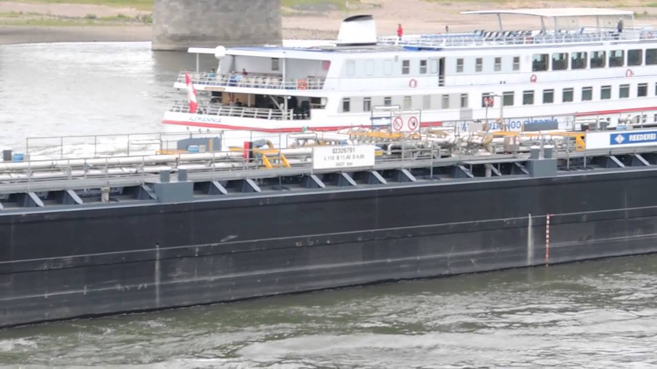 Eiltank 70 und Personenschiff Alemannia