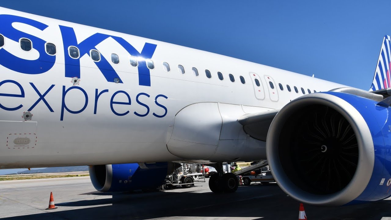 Sky Express Economy Class | Airbus A320Neo | Flight GQ214 Athens - Heraklion | SkyServ Lounge ATH