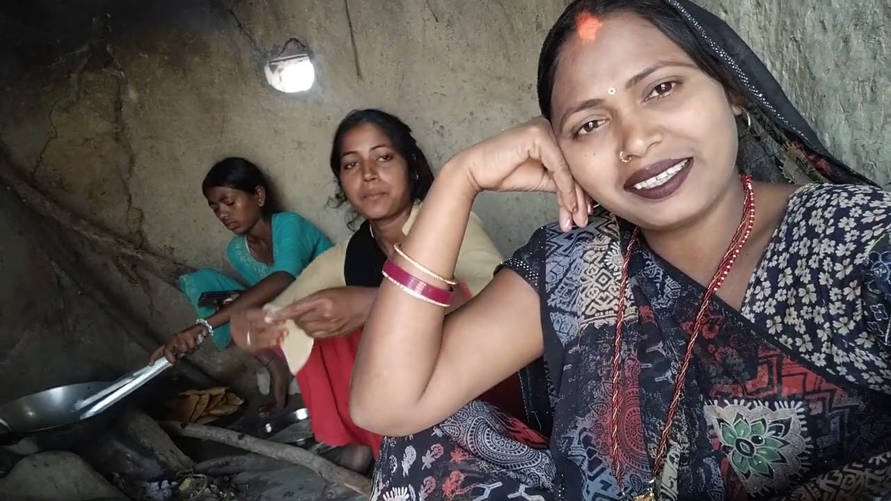 देखिए दोस्तों आज हम क्या बना रहे हैं एक बार देखकर जरूर