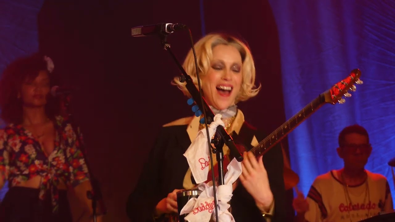 St. Vincent - Daddy's Home live Manchester Academy 25-06-22