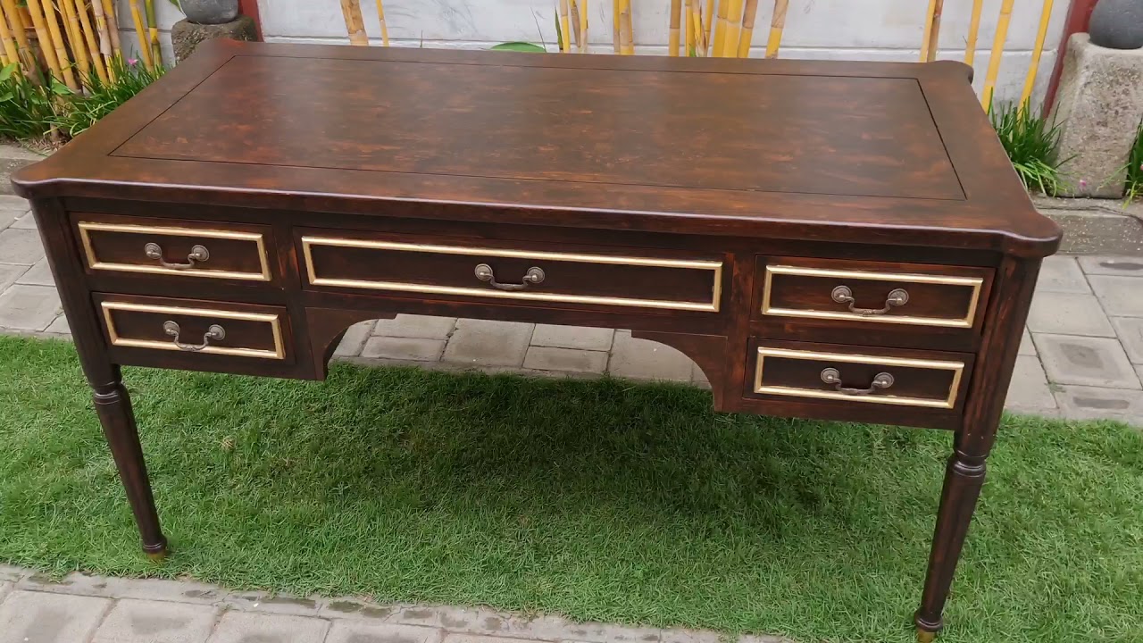 furniture model - Meja vintage custom design material kayu mahoni.