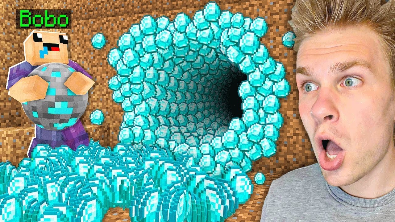Znalazłem TAJNĄ SKRYTKĘ BOBO z BRONIĄ pod PODŁOGĄ na BOBOWICACH w Minecraft&hellip; 😰