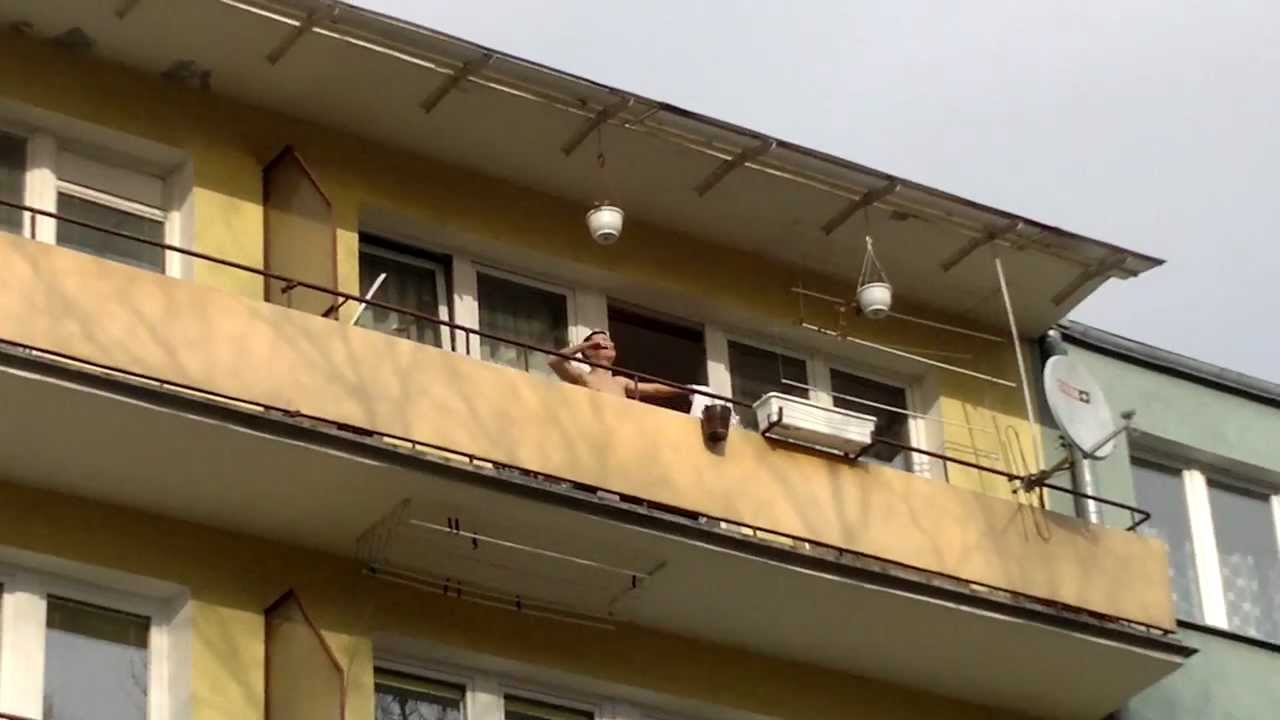 Parodia - Balkonowy Idiota cz. 1