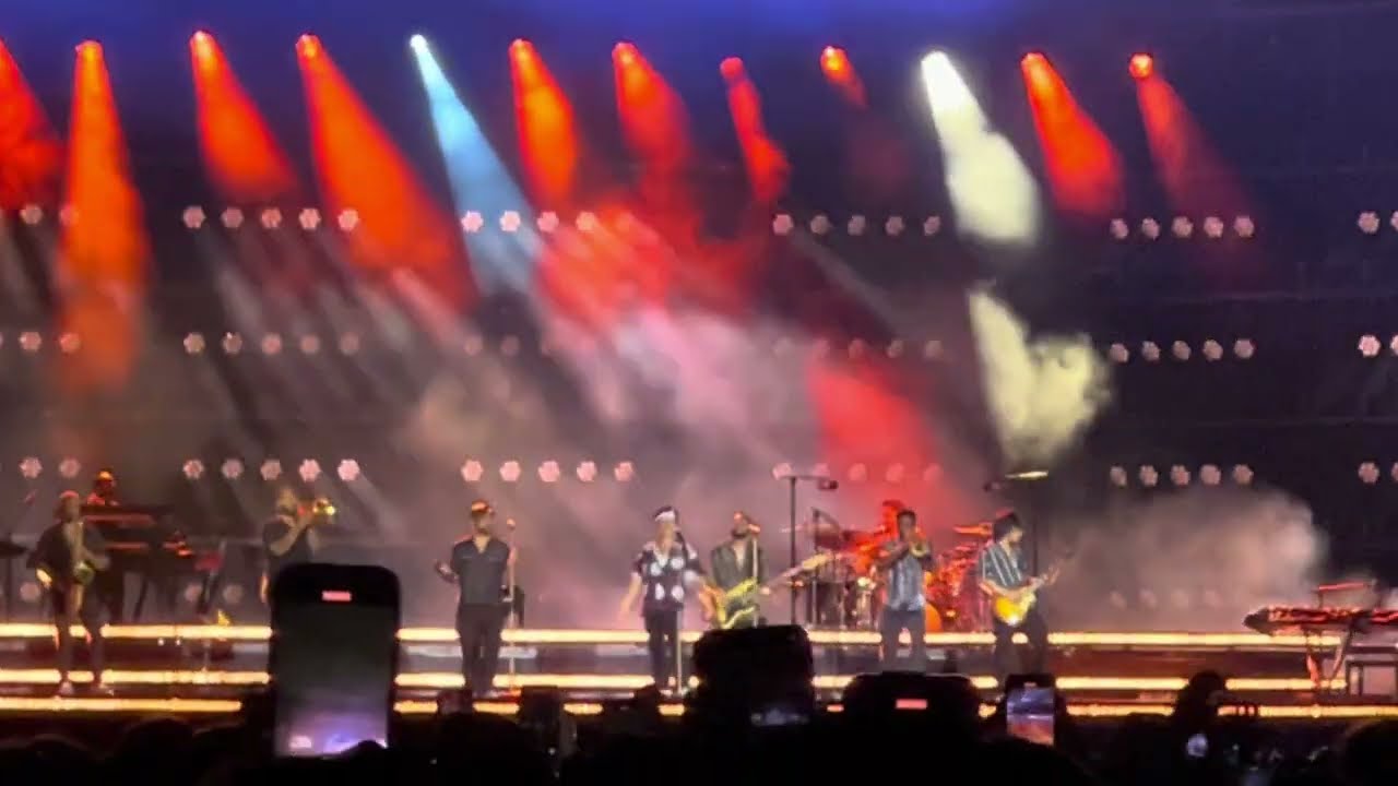 SHOW DO BRUNO MARS | MELHORES MOMENTOS - Rio de Janeiro